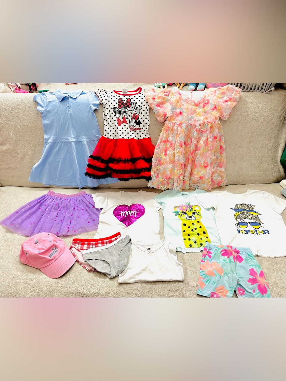 Girls Huge Lot Clothes size 4/5T Years  Disney,H&M,Gap Excellent Condition